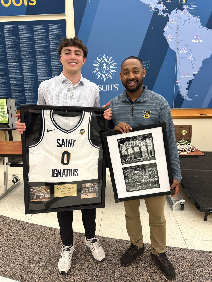 NoreenWoidke's tweet image. Thank you @SIHSBasketball1 @CamKnows_ for an amazing four years! Moments that will stay with us forever. GO CATS!! 💙💛 #AMDG #WeBuild