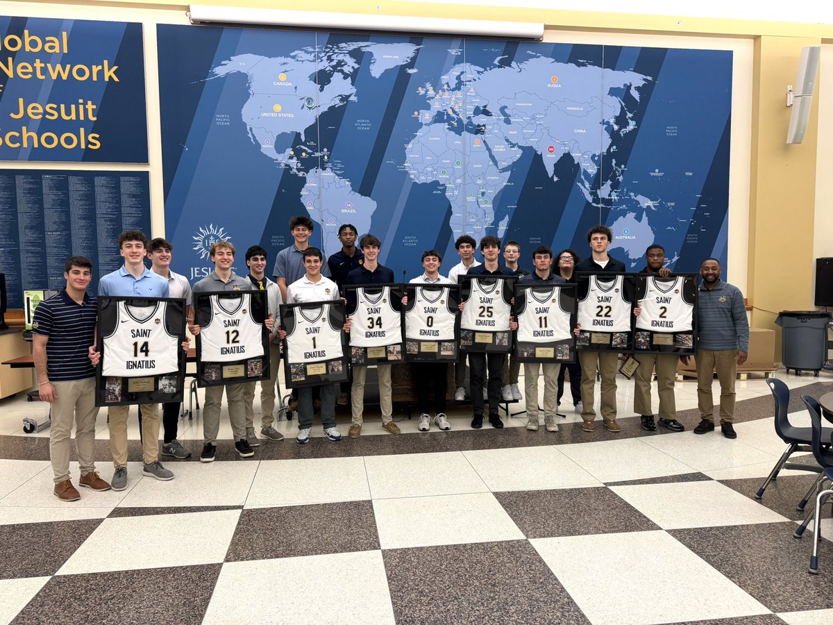 NoreenWoidke's tweet image. Thank you @SIHSBasketball1 @CamKnows_ for an amazing four years! Moments that will stay with us forever. GO CATS!! 💙💛 #AMDG #WeBuild