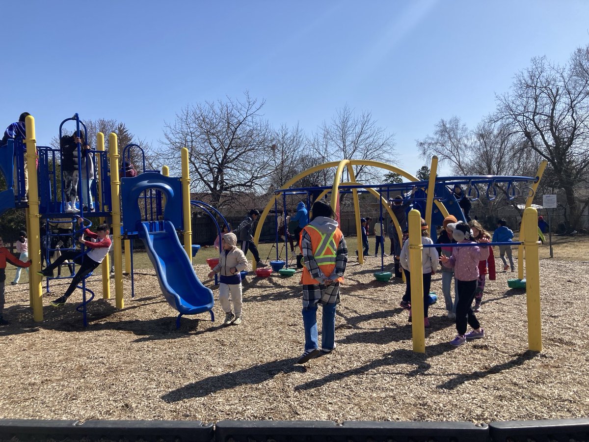 Spring has finally arrived at Vista Heights #creative  ⁦<a href="/PeelSchools/">Peel District School Board</a>⁩