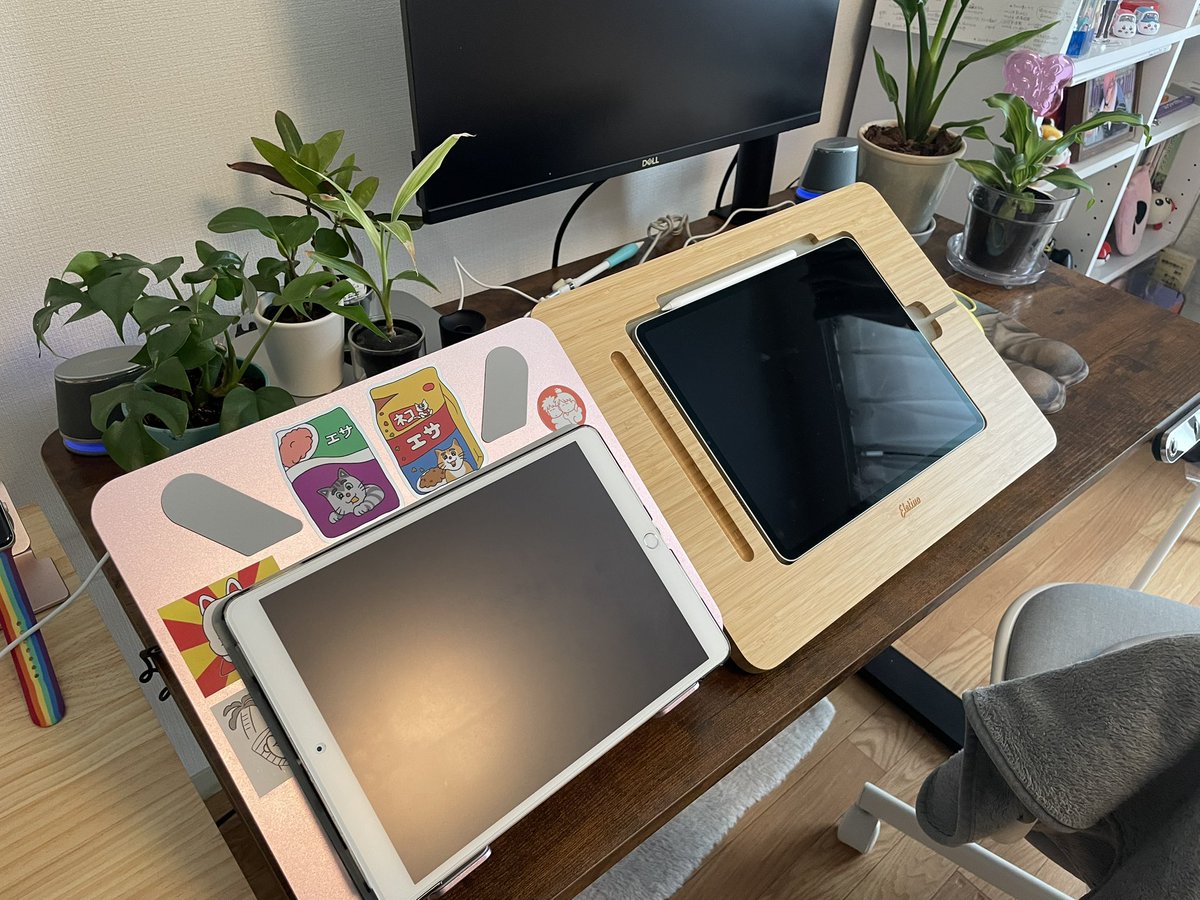 _2slit's tweet image. 例のiPadスタンド届いた
レビューにboyataのスタンドなどに乗せてる人いて真似したらさらに良くなった
