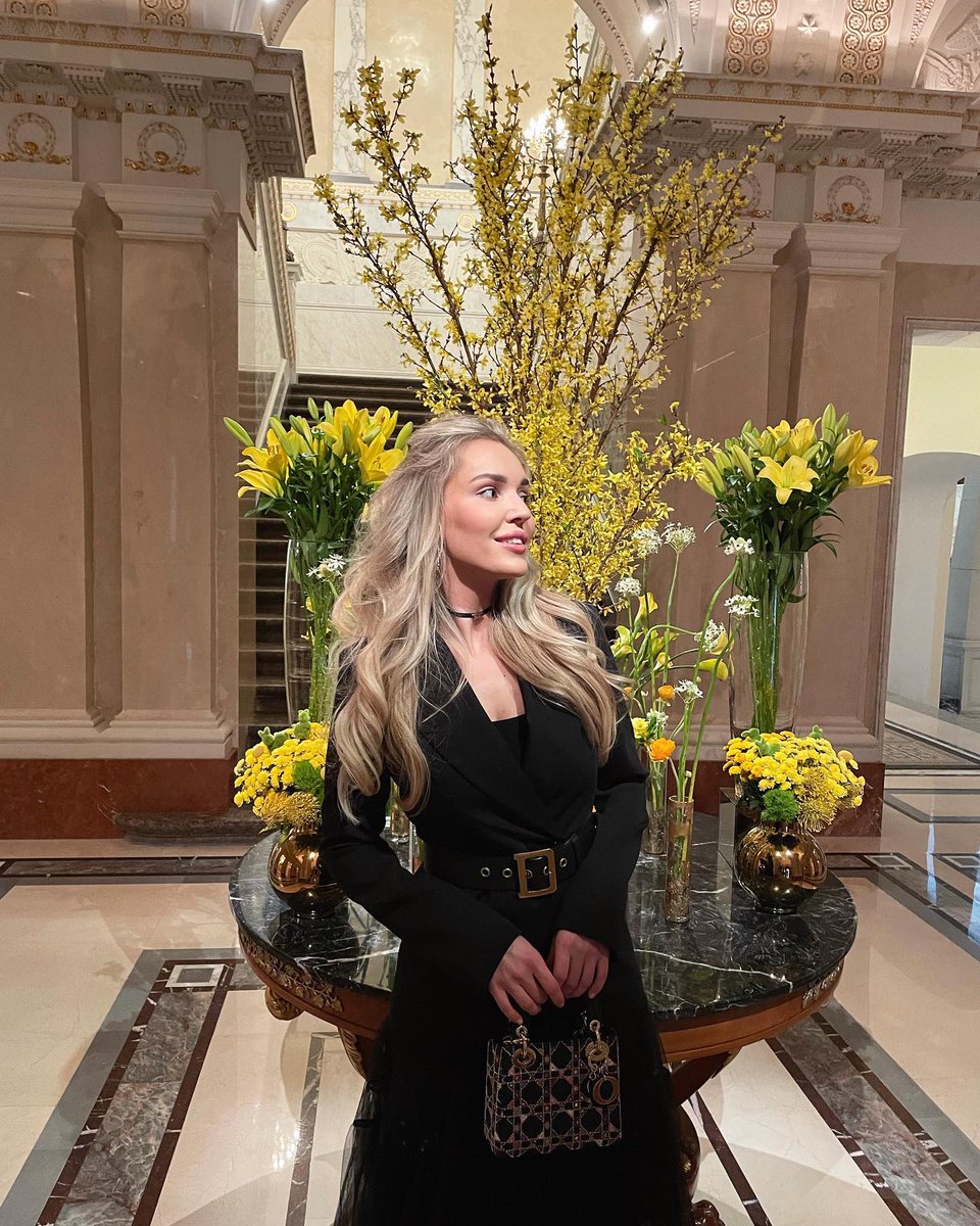 thinkspace_a's tweet image. Friday vibes 🌸✨ Dinner out in style tonight. Loving this elegant ambiance🌼 #FridayNight #DinnerDate #WeekendMood&quot;