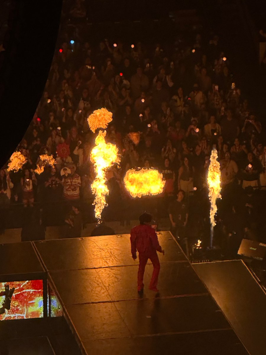 serentaejun's tweet photo. HOTS @ San Antonio TX🔥🖤
so grateful I was able to go both days :’) https://t.co/ESEqo6t3uQ