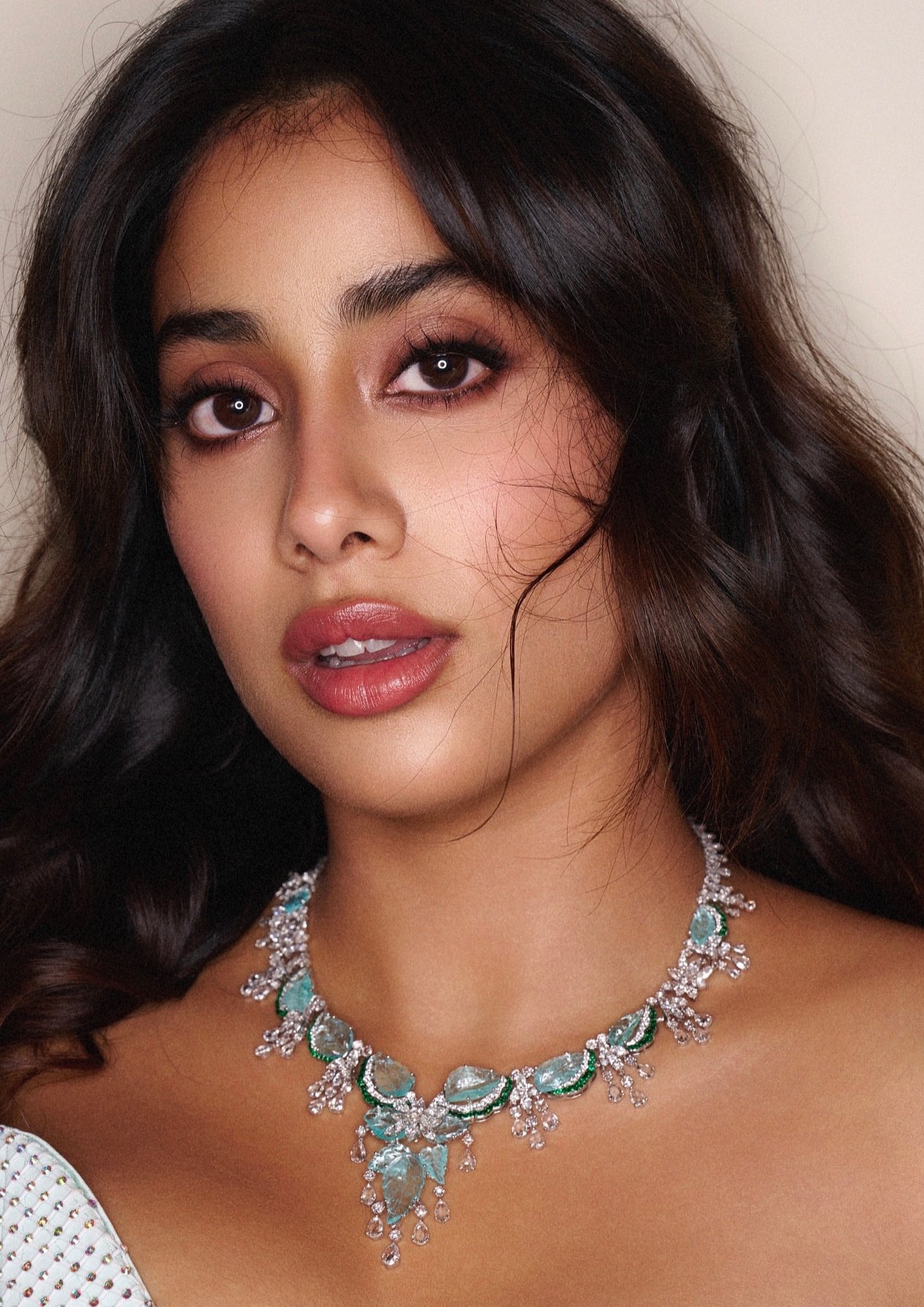 GnvFnnAX0AAfpbk?format=jpg&name=large