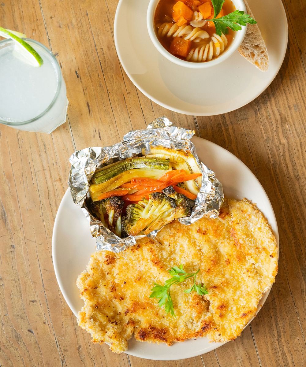 LPQMX's tweet image. Un festín completo por $260 🍽️✨Disfruta de nuestro #MenúComplete, que incluye:
🥣 Sopa 
🍽 Plato fuerte 
🧋Bebida

#LePainQuotidien #DisfrutaLoCotidianoDeLaVida