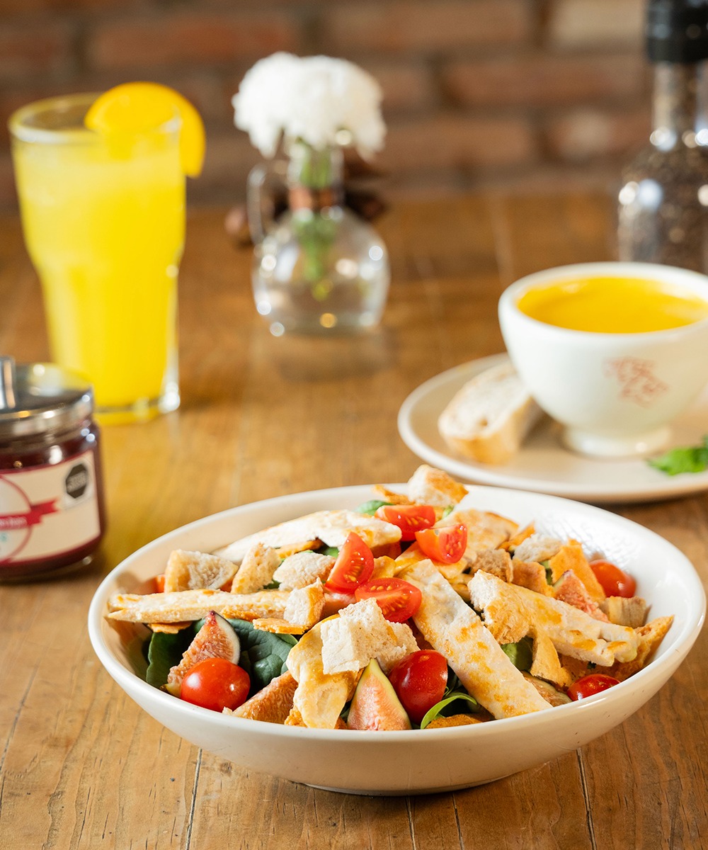 LPQMX's tweet image. Un festín completo por $260 🍽️✨Disfruta de nuestro #MenúComplete, que incluye:
🥣 Sopa 
🍽 Plato fuerte 
🧋Bebida

#LePainQuotidien #DisfrutaLoCotidianoDeLaVida