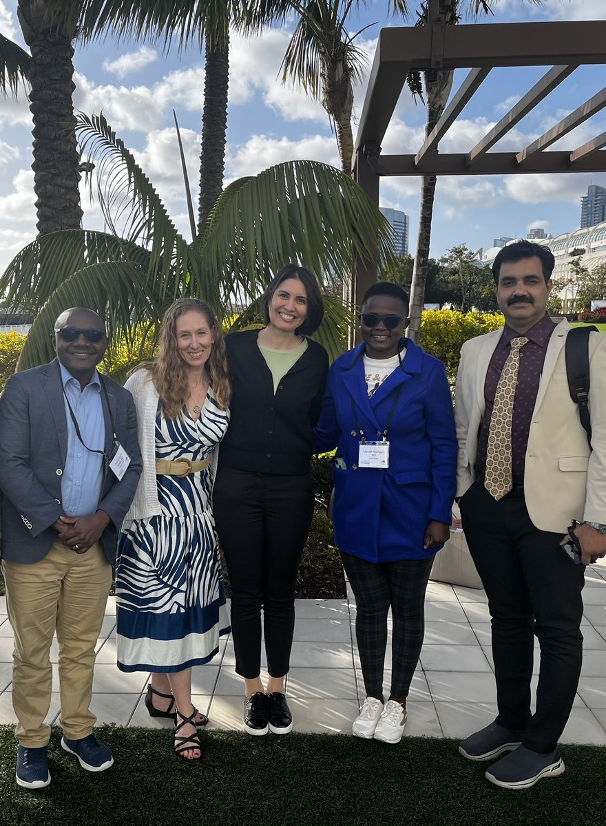 One of so many ways that <a href="/AANmember/">American Academy of Neurology</a> promotes #BrainHealth for all: President <a href="/CarlayneJackson/">Carlayne Jackson, MD, FAAN</a> and <a href="/MaryPostCEO/">Mary E. Post, MBA, CAE</a> join the inaugural Global Advocacy Leadership Program-inspiring a room full of Minds on a Mission. Thank you for making this possible! 🙌🧠🌍