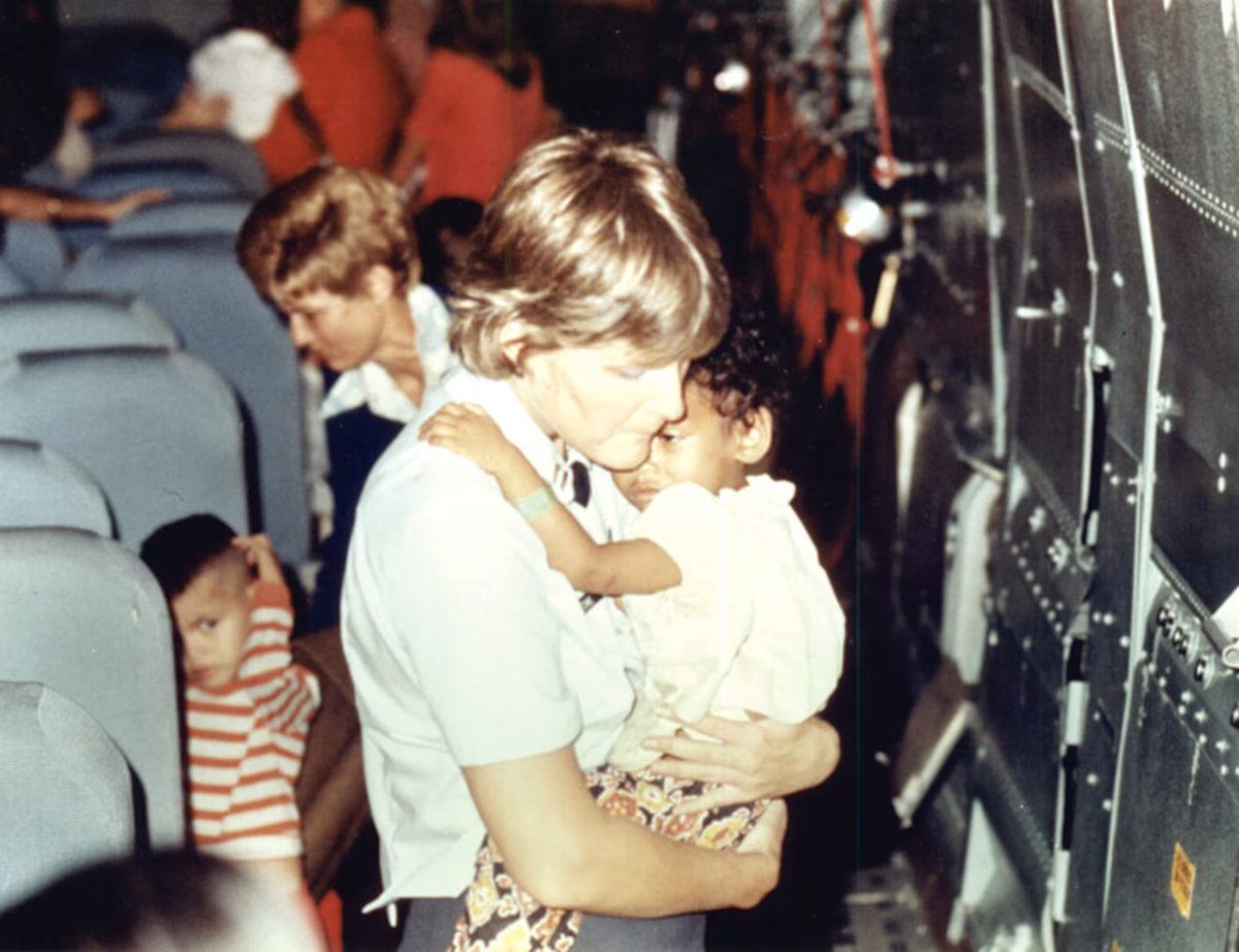 TammiMinoski's tweet image. #OTD 1975: During the collapse of South Vietnam, President Ford ordered the evacuation of Vietnamese children from Saigon in the face of a massive North Vietnamese offensive. #FallOfSaigon #ColdWarHist #OperationBabylift