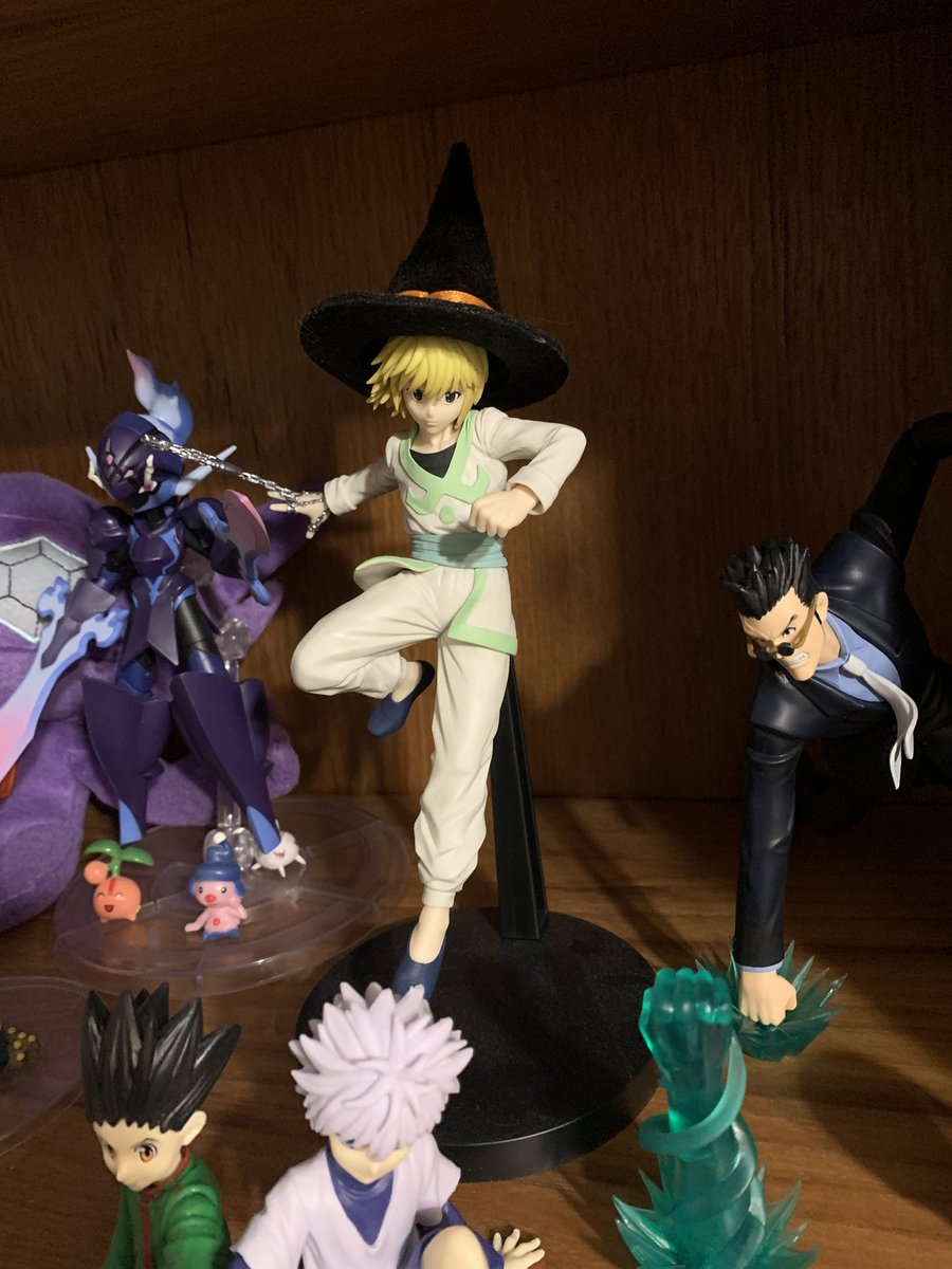 skypdf's tweet photo. my roommate put a hat on kurapika for his birthday 😭 https://t.co/xlSFLZ589S