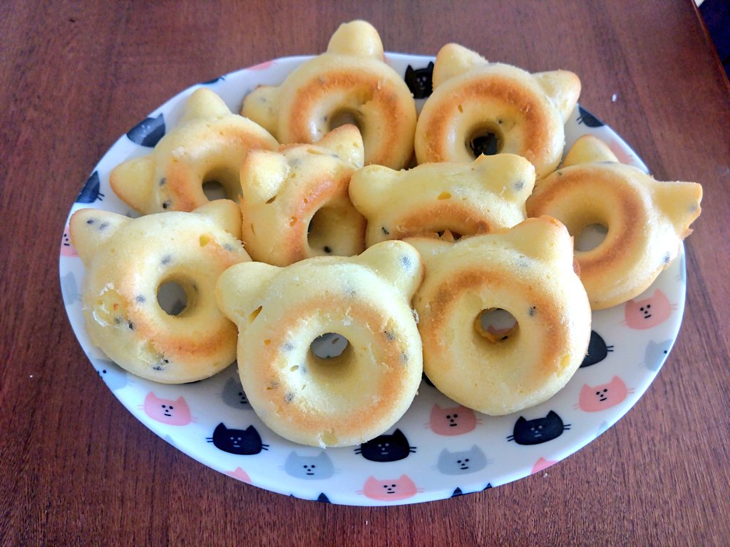 米粉ドーナツ
#お菓子作り　#米粉
さつまいもと黒ごま入り🍠