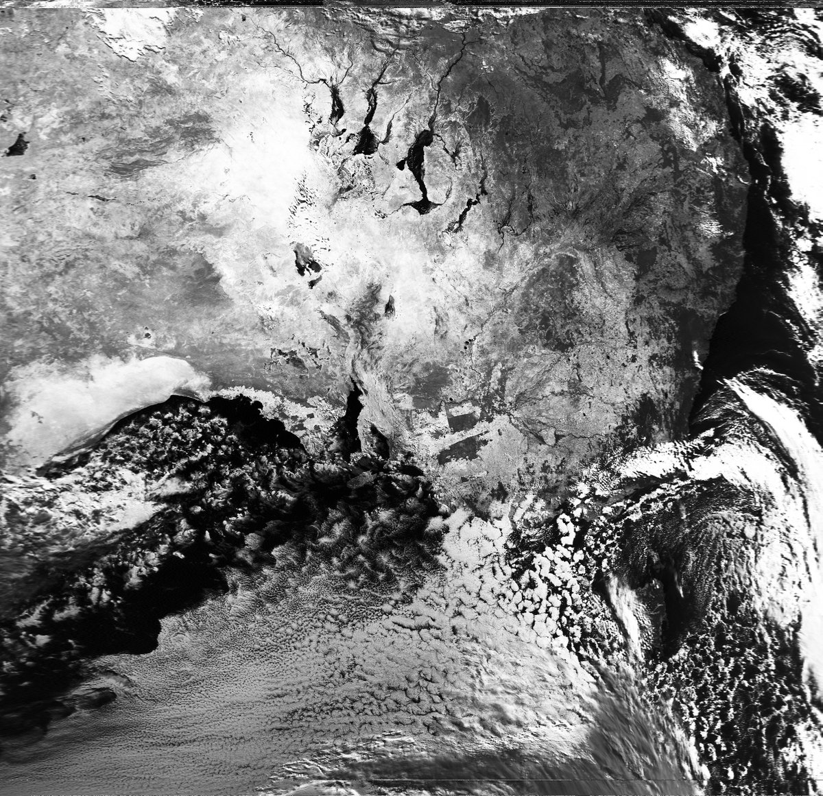 BenSKlerk1's tweet photo. #MetopB (23:20UTC) 10:20am 5 April AEDT
#Satdump, #DiscoveryDish, #Airspy mini
Metop give very nice details of all the floods in #Australia.
#weather #HRPT #Satellite #BOM_QLD #BOM_AU #QLDFLOOD https://t.co/8OHAV3PLXK