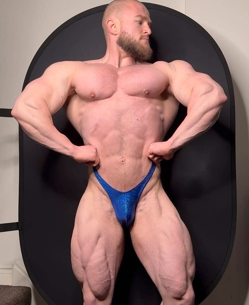 Muscle Worship tweet media