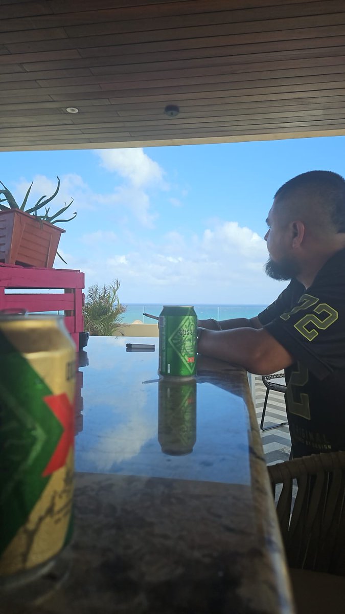 SMPOSE452's tweet photo. En playa del Carmen 
🤟🏻😎🤟🏻 https://t.co/i5E1j2SVo7