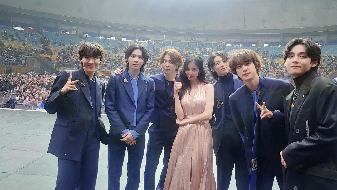 bubbleteatiii's tweet photo. @kdrama_menfess Dengan bangga aku akan menyebutkan SEO JOO HYUN aka SEOHYUN SNSD.
10 tahun lebih ngidolain dia aku gapernah dibuat kecewa sama sekali, malah tiap tahunnya dibuat makin bangga. 
Gapernah ragu buat ngucapin selamat pertama, selalu baca buku, punya pikiran positif, rajin berdonasi https://t.co/3XOv2Iwwdx