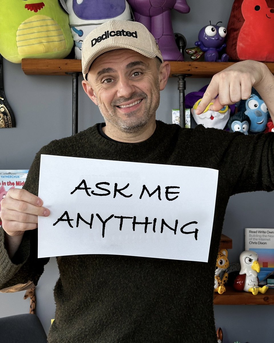 garyvee's tweet image. 🚨Huge video coming … I am in the car 🚙 for 3 hours Monday and gonna film 🎥 a 3 hour Q&amp;amp;A with your questions .. ask them here in the comments and hit the save bookmark on the bottom right … also text 1-212-931-5731 and ask your 2nd question and use hashtag #askgaryvee ……