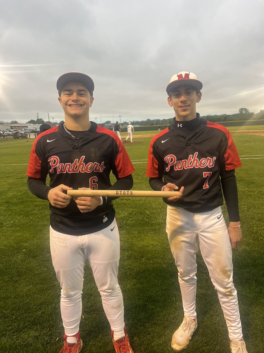 MaypearlBsBall's tweet image. #D.T.O.T.S. Player of The Game is @Tristan_Mtz_7 who was 2-4 w/ a 3B, 2B, 1 RBI & 1 R. On the bump @JudahWright23 was dialed going CG allowing 4 H, 1 ER in a 8-2 W over Grandview moving to 8-1 in district play.
#StandardsOverFeelings
#LockedIn