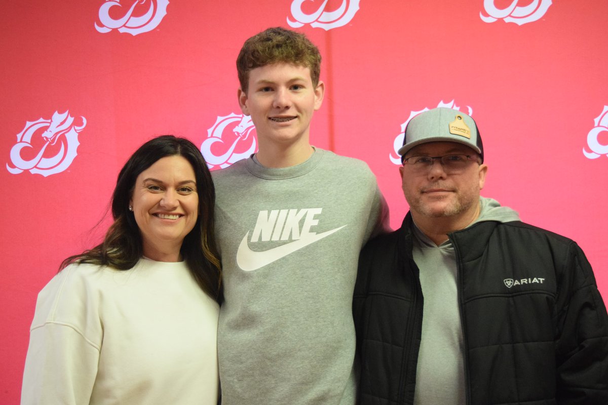 Thank you <a href="/msum_football/">MSUM Dragon Football</a> for the junior day visit, had a blast learning about the program!
<a href="/needhamchris_/">Chris Needham</a> 
<a href="/CoachLaqua/">Steve Laqua</a>
