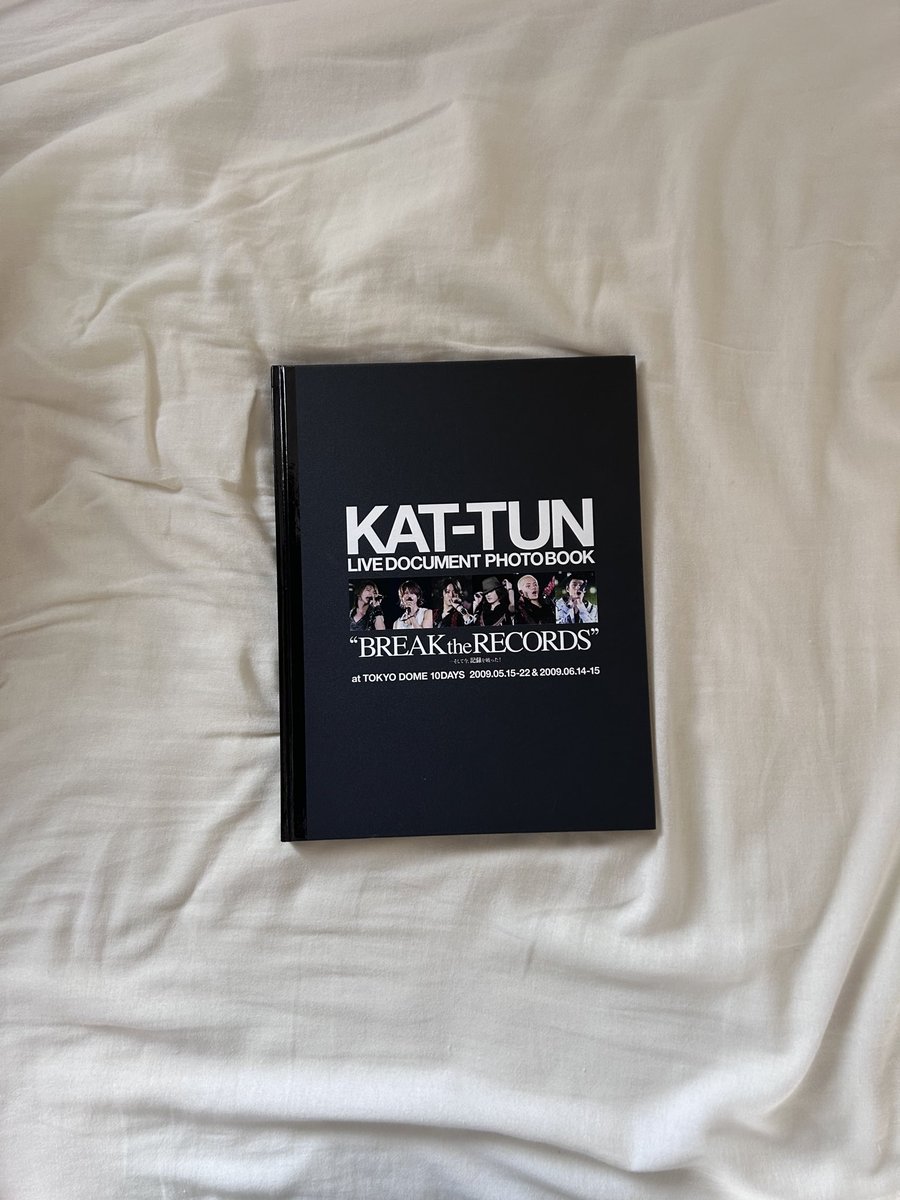 KAT-TUNの写真集届いた🖤🖤🖤
