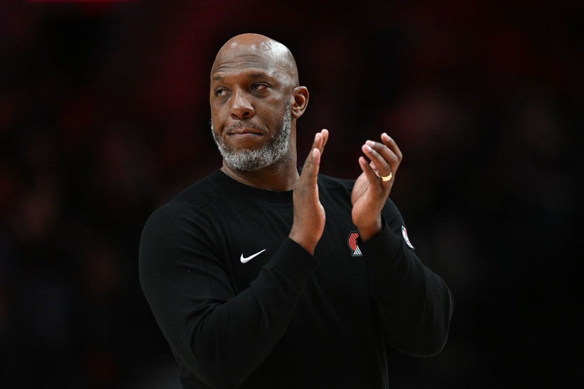 shaesharpeshow's tweet image. Why on EARTH would Chauncey take out his 2 best players in a 3pt game with 2 minutes left? 

I don&apos;t care that he had a better half to this season, he needs to be let go, and shouldn&apos;t be brought back next season.