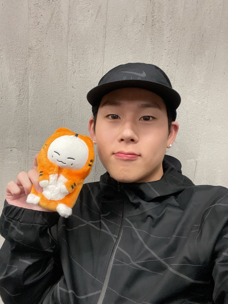 OfficialMONSTAX's tweet photo. 우리 만랭이! 몬뭉치엑스 생일 축하행💛 @MONMUNGCHI_X #주헌 https://t.co/gWredapm74