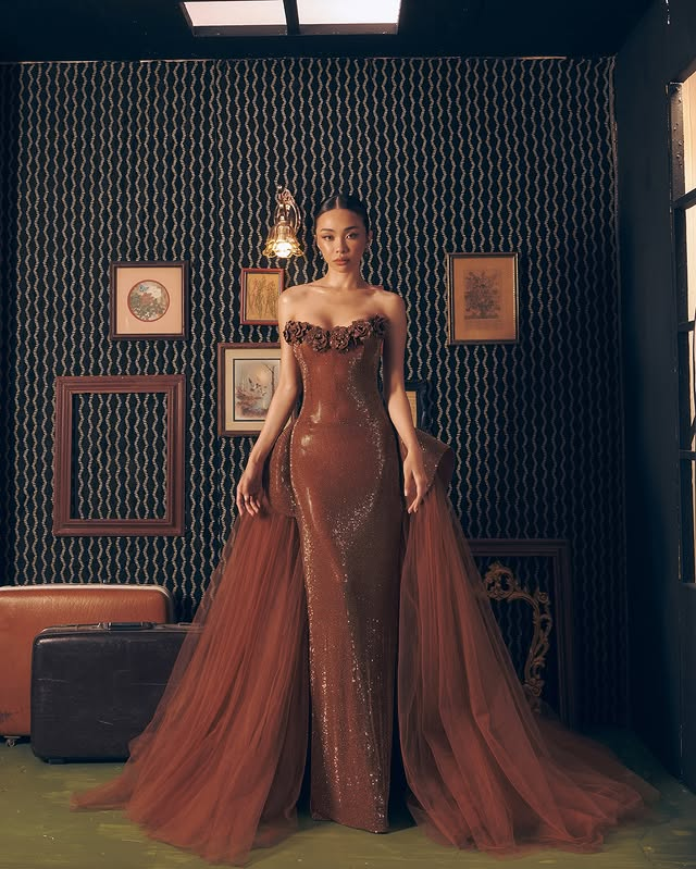 TV5NewsPH's tweet photo. OH MY, MAYMAY! 🫢

Certified stunner ang aktres at singer na si #MayMayEntrata para sa #ABSCBNBall2025. #News5

📸: Maymay (Instagram) https://t.co/XiiCPd4Mbf