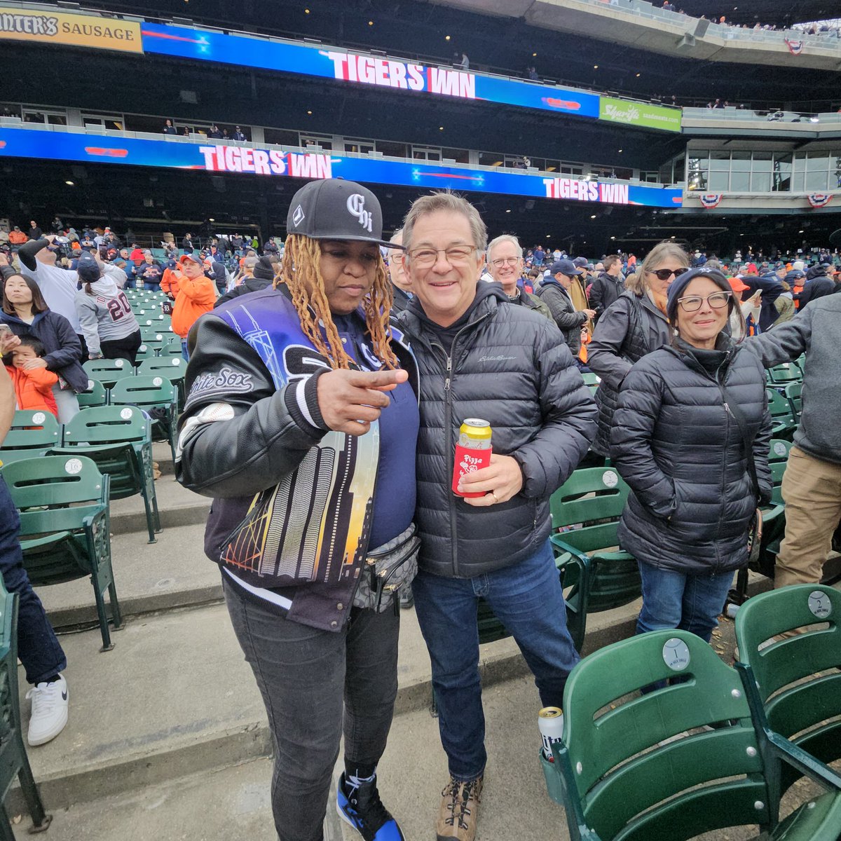 TheRealSoxChic's tweet image. Of course #SoxChic made lots of new friends in #Detriot at #WhiteSoxVsTigers #HomeOpener those 2 kids heckled all game just like #SoxChicTheArtofHeckling