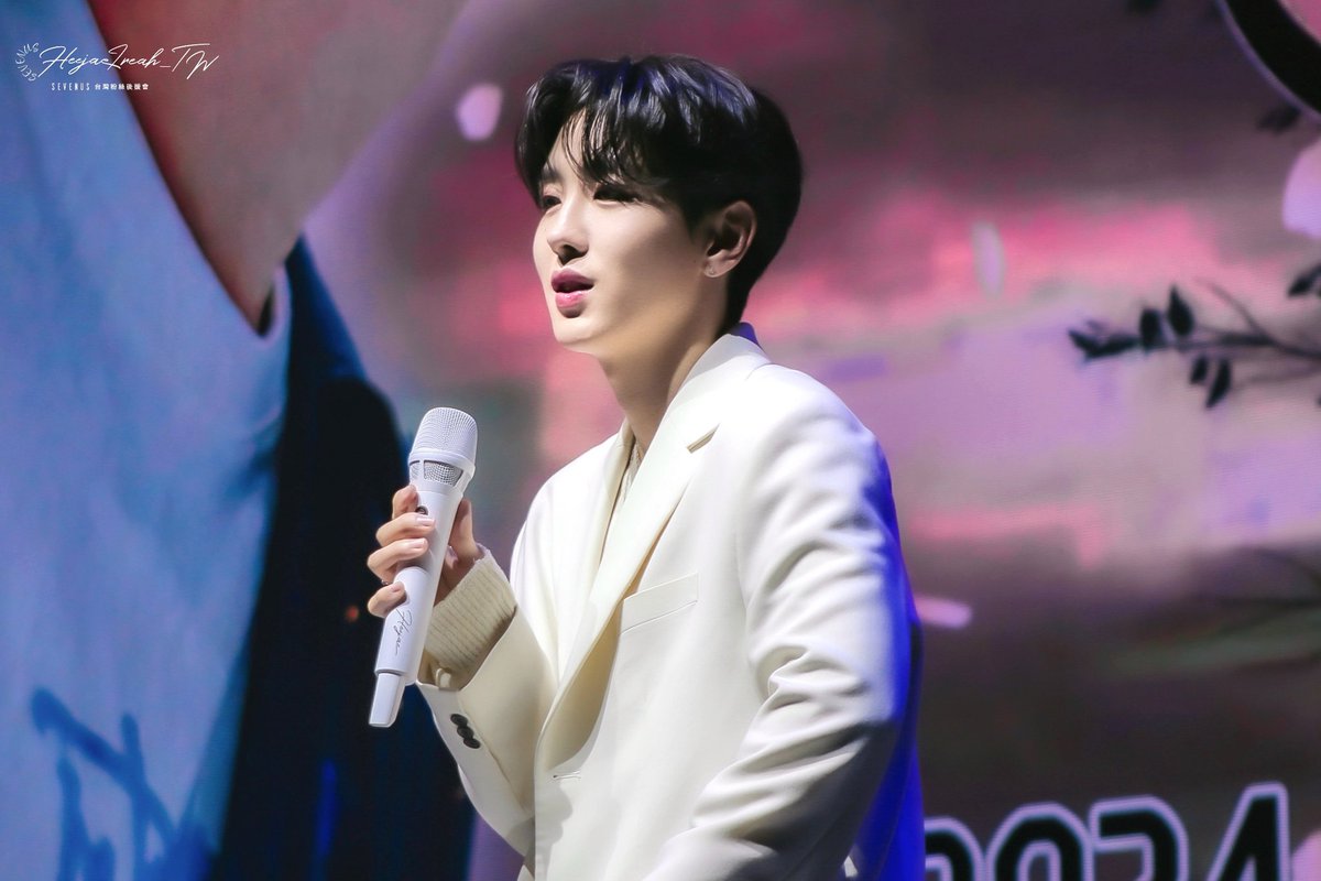 HEEJAExIREAH_TW's tweet photo. @heeeeeejae94 @ireahand_ 240405 1st Mini Concert in Taipei
HEEJAE ํฌ์ฌ
#์ธ๋ธ์ด์ค #SEVENUS
#HEEJAE #ํฌ์ฌ
#SPRING_CANVAS https://t.co/UGUVGZExEM