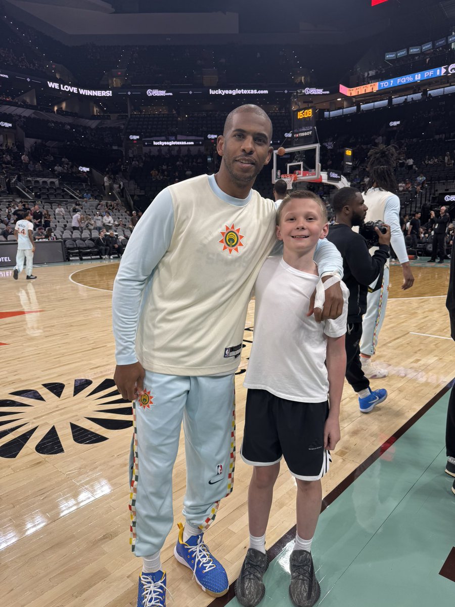 Pat Kelsey (@patkelsey) on Twitter photo Last but not least….had the honor of coaching this dude for two seasons early in my career. He’s still out here killing it. First ballot HOFer. One of the greatest to ever do it. Great seeing my guy <a href="/CP3/">Chris Paul</a> Last but not least….had the honor of coaching this dude for two seasons early in my career. He’s still out here killing it. First ballot HOFer. One of the greatest to ever do it. Great seeing my guy <a href="/CP3/">Chris Paul</a>