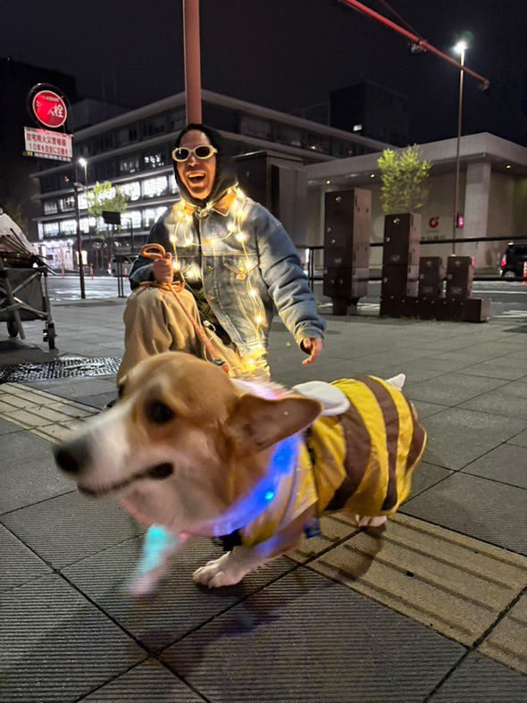 沖縄むかってます🌺

そろそろ大分からの直行便でらんかな？

本日はBAR FUNKEYにてLive🍸

コロポックルのコロロ！