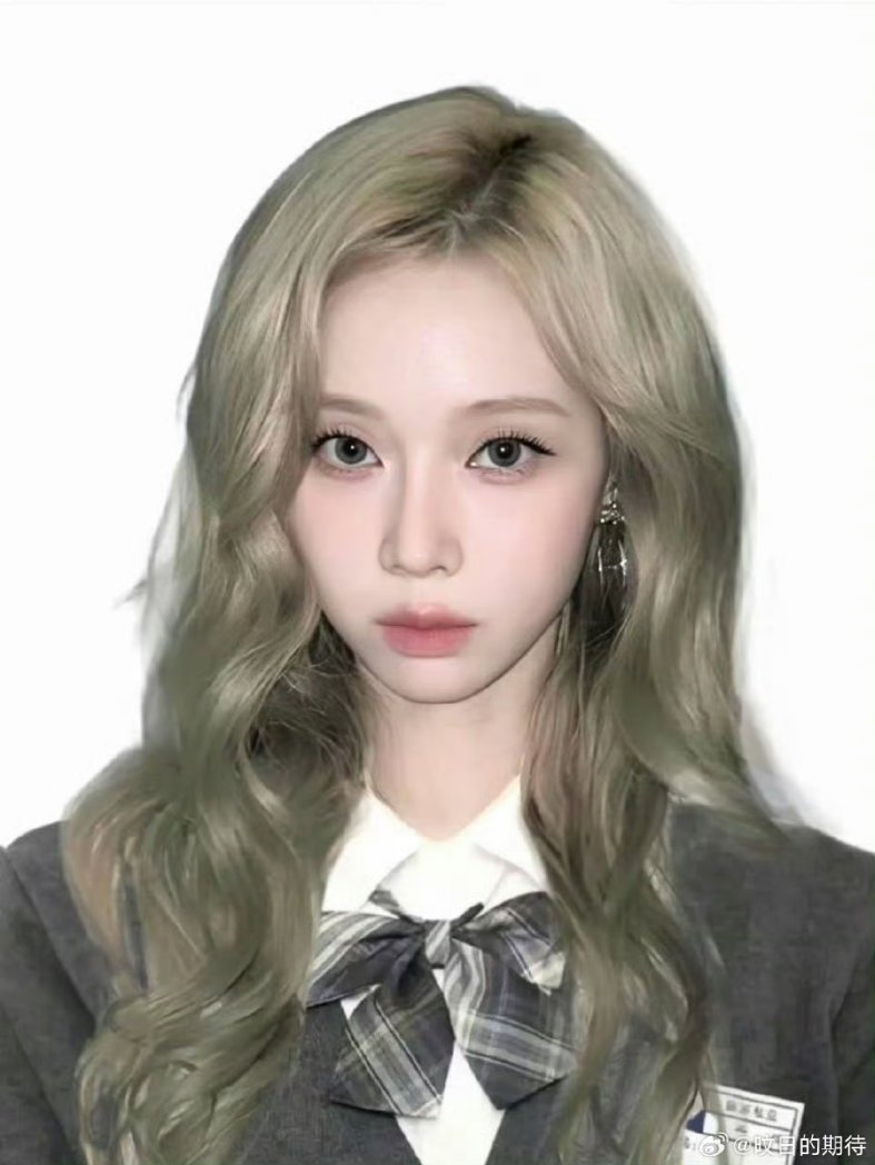 vvinterluvs's tweet image. JUNIOR                                           SENIOR