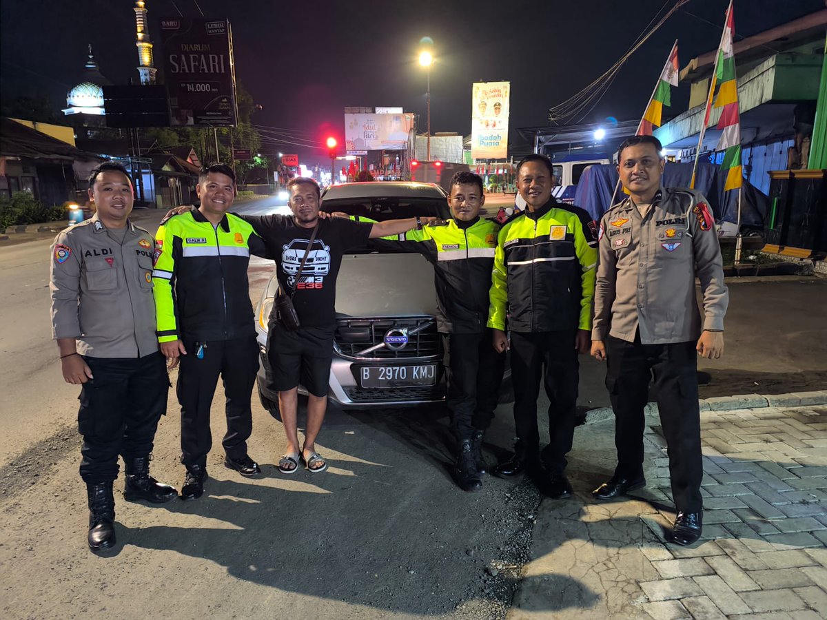Atas postingan dari akun <a href="/savicali/">savic ali</a> 
Jumat tgl 4/4/2025 pkl 23.15 wib Pos Pam Sampang telah menghentikan kendaraan tersebut di Jl. Sampang-Buntu, selanjutnya dibawa ke Pos Pam Sampang untuk klarifikasi pengemudi kbm tsb dgn pemilik kendaraan Nopol B 2970 KMJ an M.Safii via vcall