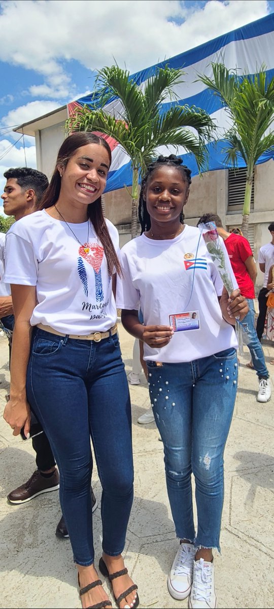 Y sí que se celebró a lo grande el 4 de abril en la <a href="/UOCuba/">Universidad de Oriente</a> 
Amor con Amor se paga: ¡qué viva siempre el futuro de la Patria!
#LaPremisaEsHacer