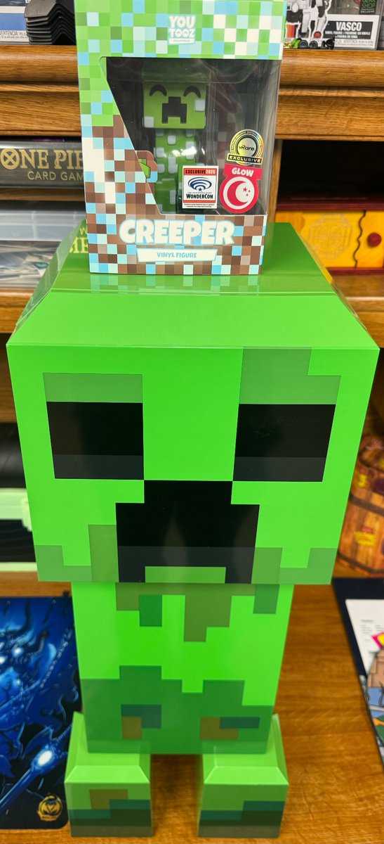 Delgado9613's tweet image. Got my glow creeper! Now my other one has a buddy. Thanks again @vRareStore