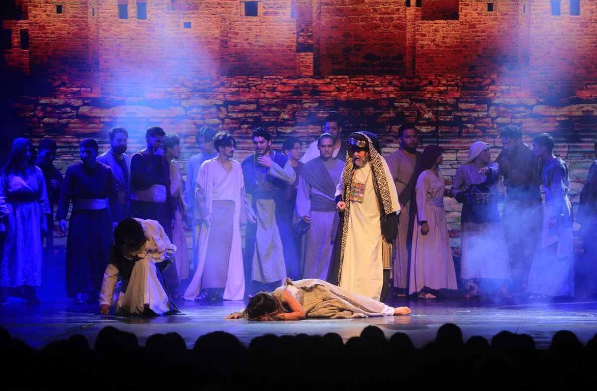 elsalvador's tweet photo. #DeDiversión | «La Pasión de Cristo» se estará presentando este sábado 5 y domingo 6 de abril, en el Teatro Presidente, en San Salvador. Las entradas están a la venta en https://t.co/4cxrRh8EoB.  📸: Jasmin Martínez/ #DiarioElSalvador https://t.co/MNvk4dtelZ