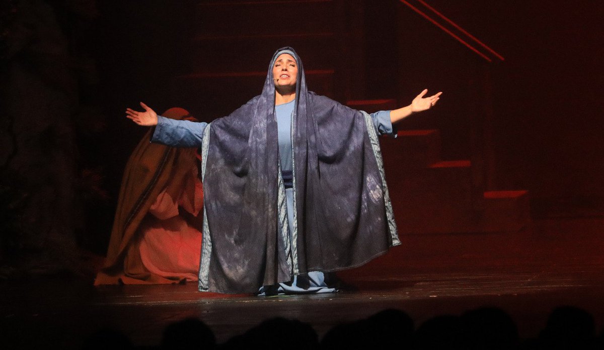elsalvador's tweet photo. #DeDiversión | «La Pasión de Cristo» se estará presentando este sábado 5 y domingo 6 de abril, en el Teatro Presidente, en San Salvador. Las entradas están a la venta en https://t.co/4cxrRh8EoB.  📸: Jasmin Martínez/ #DiarioElSalvador https://t.co/MNvk4dtelZ