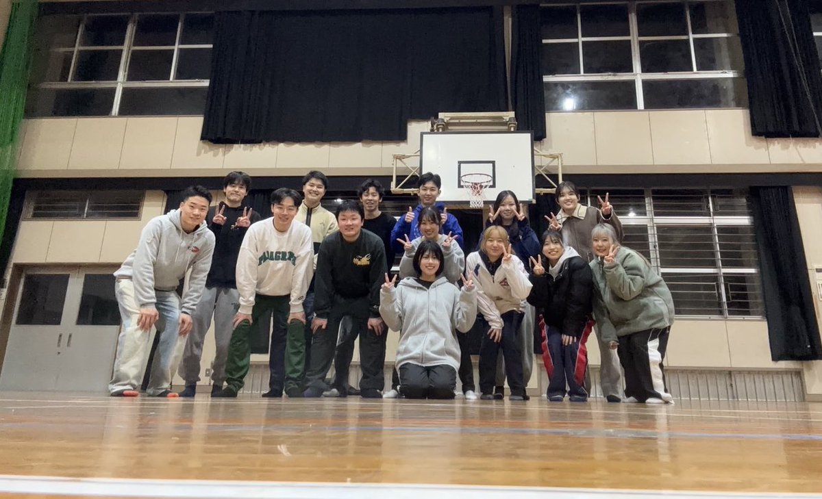janets_basket's tweet photo. 【ジャネッツに興味がある方へ❗️】
ジャネッツは毎週日曜18時から玄洋中学校（学研都市駅周辺）体育館でバスケをしているサークルです🏀
初心者大歓迎です！！
練習の参加を考えている方はOpenChatに入ってください！
#春から九大 #九大 #九州大学 #バスケ #九大バスケ #バスケサークル https://t.co/abVkFDUIGc
