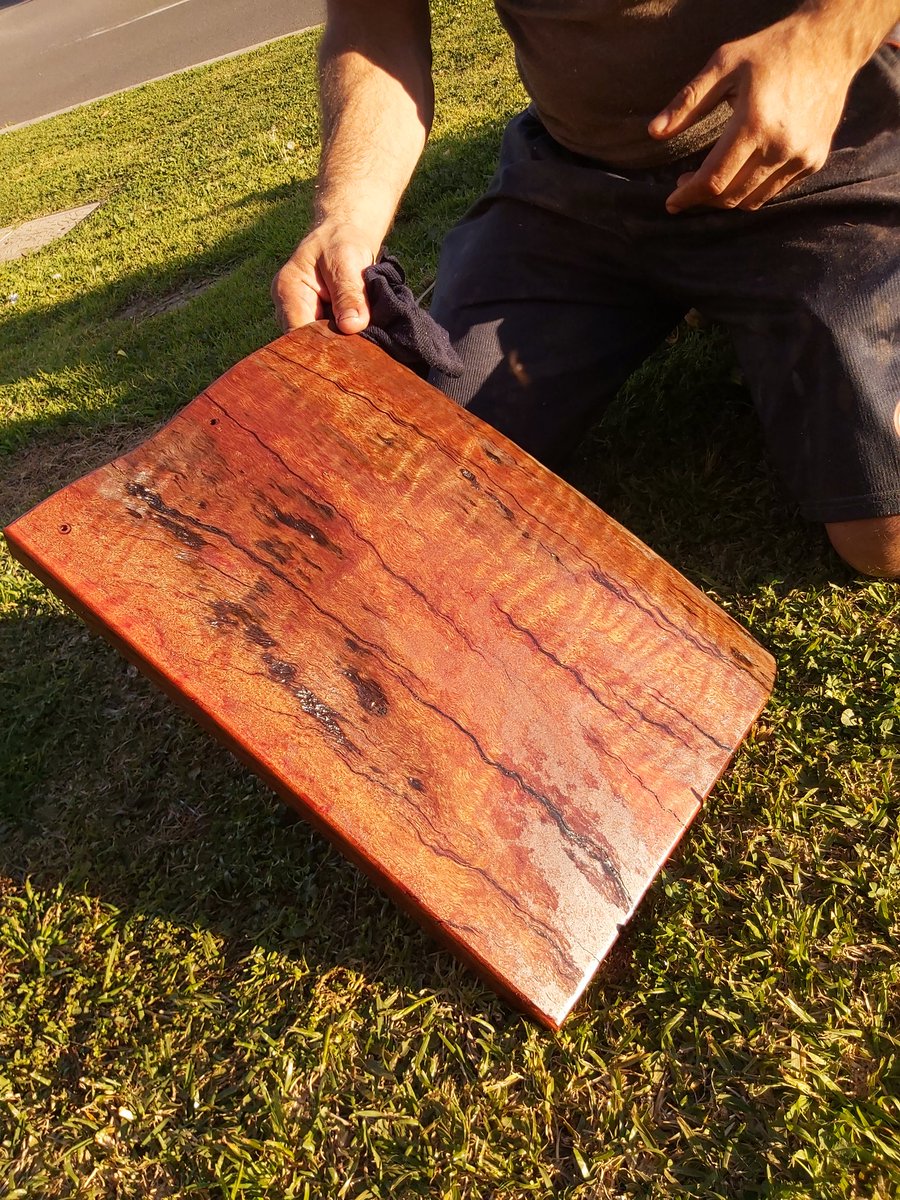 Carpentry4every's tweet image. 6. I started in a shed.
Made chopping boards.
Sold a few.
Taught a few more.
Now it’s a system.
@YouthMLWins
#BuiltFromScratch #TimberLegacy