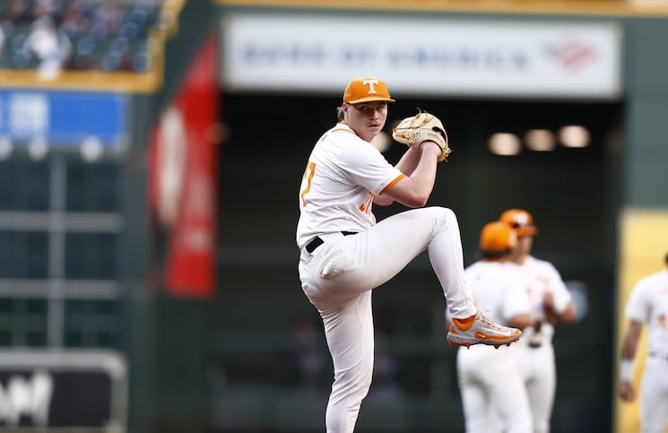 Dylan Loy's absurd season continues.

4-0, 0.00 ERA, 12 appearances, 12.2 IP, 2 H, 0 R, 3 BB, 20 K, .050 opp. batting avg., 0.39 WHIP

#LoyBoys