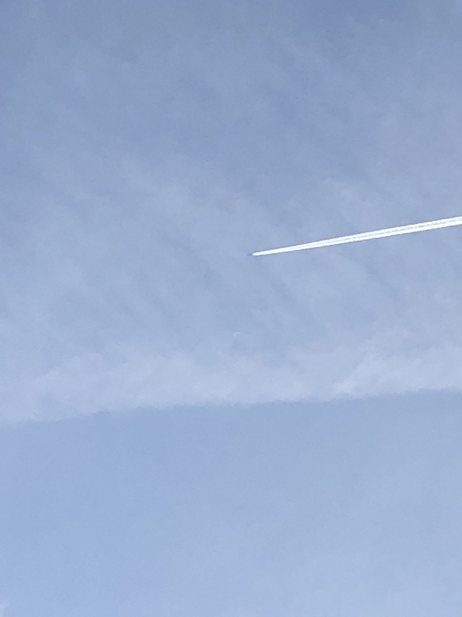 LeeDetto's tweet photo. @Chemtrail101 @SecKennedy @RobertKennedyJr @NicoleShanahan @POTUS @realDonaldTrump SW Portland Oregon, Chemtrails from spring of 2018 #EndGeoEngineering #GeoEngineering #SRM #SAI #ChemTrails https://t.co/smTgWvyMRt