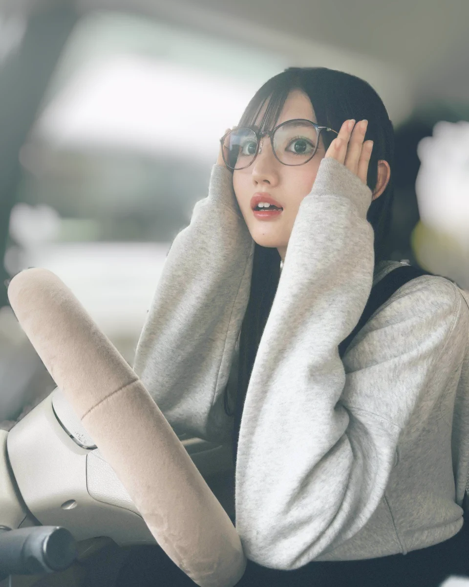 【100枚セット】長谷川里桃 掲載ページ（大型ポスターサイズ）#8502 100枚セット】長谷川里桃 掲載ページ（大型ポスターサイズ）#8502