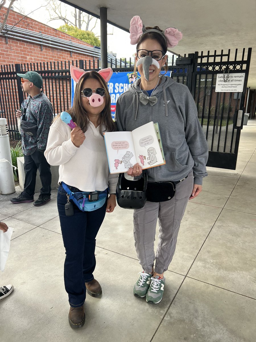 HalimStephaniee's tweet image. 🎉🌱🥳@TheLeaderinMe school wide goal met, 👗 dress like your favorite 📕 character 🎭@CaminoGrove @ArcadiaUnified @arcadiapl #Reading #teacherlife 🧑🏻‍🏫👨‍🏫👩🏻‍🏫👨🏽‍🏫👨🏾‍🏫👩🏿‍🏫👩🏼‍🏫