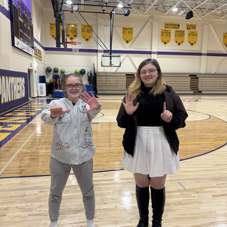 LCPSD_BHS's tweet image. Proud moments from the speech stage!
River took 6th in Poetry, Kassy claimed 3rd in Humorous, and River &amp;amp; Mindy placed 6th as a Humorous Duo!
Way to shine!
#SpeechTeam #PoetryPerformance #HumorStars #Teamwork 🎤🏅👏