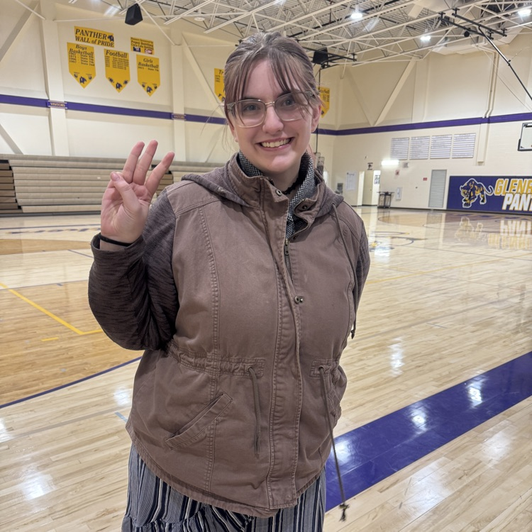 LCPSDND's tweet image. Proud moments from the speech stage!
River took 6th in Poetry, Kassy claimed 3rd in Humorous, and River &amp;amp; Mindy placed 6th as a Humorous Duo!
Way to shine!
#SpeechTeam #PoetryPerformance #HumorStars #Teamwork 🎤🏅👏