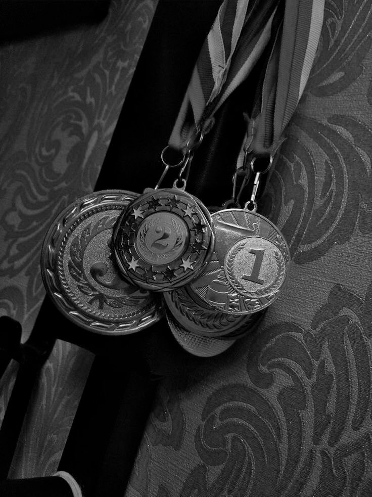 reysangls's tweet photo. MARREY ONE SHOT • through the ice

margarita patinó sobre hielo toda su vida, ganando medallas y siendo de las mejores en su país, hasta que un chico engreído llega con la intención de quitarle ese puesto

#MARREYWEEK DÍA 6: rivals to lovers https://t.co/zxT5Tpnl0y