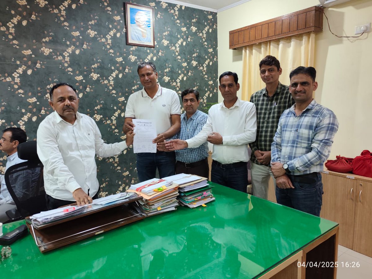 PRESIDENTBKN2's tweet photo. सीकर
रेसला वरिष्ठ व्याख्याता का विरोध करता है,प्रदेश भर में प्रत्येक उपखंड से माननीय मुख्यमंत्री जी को ज्ञापन प्रेषित कर डाइंग करने हेतु आग्रह किया है आगामी समय में राज्यव्यापी आंदोलन किया जायेगा
@BhajanlalBjp
@madandilawar  @KumariDiya @RajCMO @BJP4Rajasthan @DIPRRajasthan https://t.co/Af0Y1Bb866