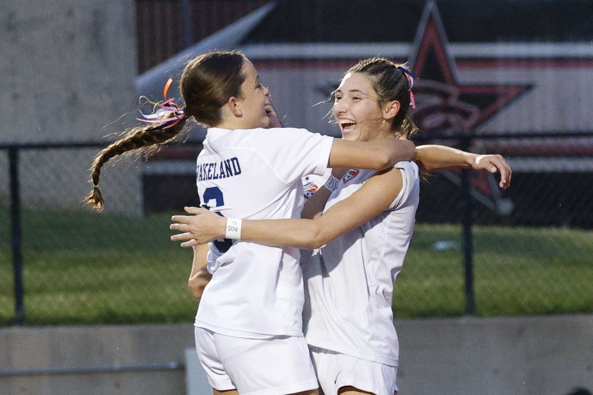 Moving on! Frisco Wakeland beats Grapevine to advance to 5A Division II state finals 

📸 Chitose Suzuki / Staff Photographer

See the full photo gallery here: dallasnews.com/high-school-sp…