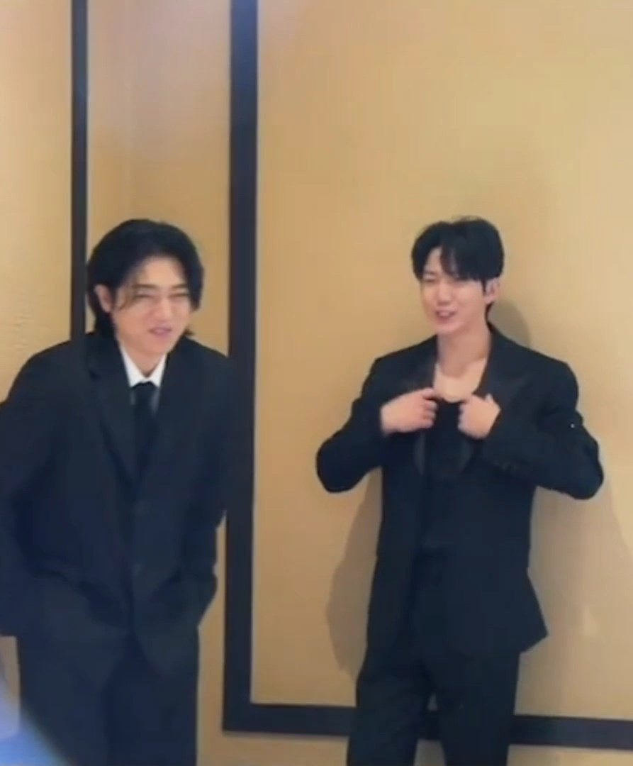 이 두컷 넘 좋아서 눈을 뗄수가 없네 ㅎㅎ