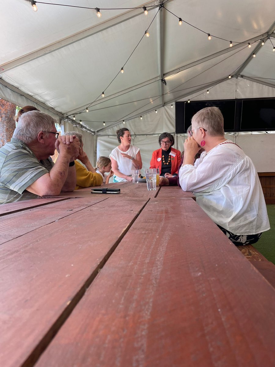 JennyRolfe4Riv's tweet photo. It was wonderful to hear from the OG community-backed independent, CathyMcGowan. Cathy changed Indi and the country for the better and we can’t wait to bring the same kind of change to the Riverina electorate!

#RolfeForRiverina #SeaOfOrange https://t.co/FwCT1oFmP2