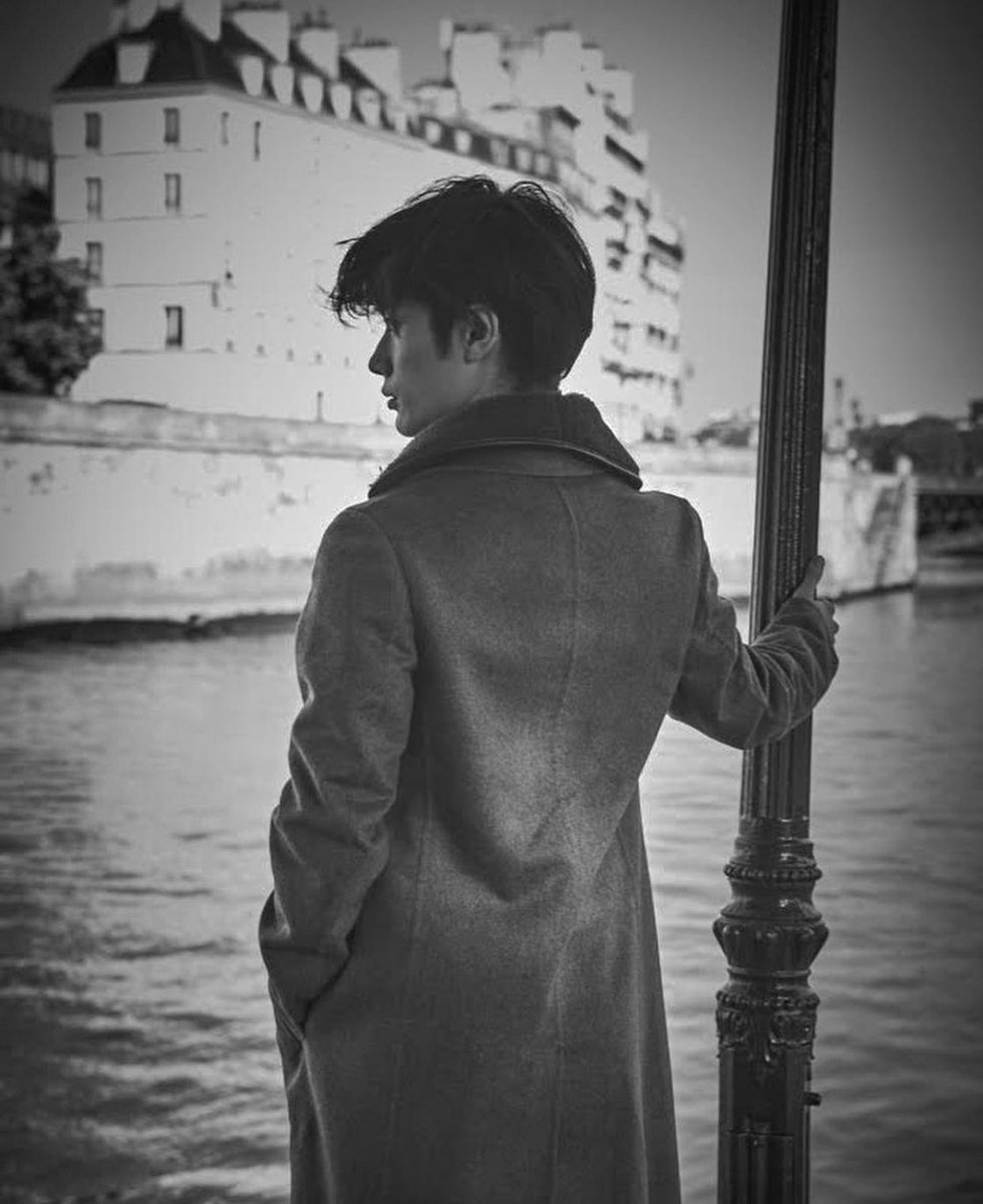 m14350's tweet photo. 春馬くんへ

お誕生日おめでとう🎂
2021年、私と一緒に春馬くんの作品をいっぱい観た息子はミュージカルを始めました
そして今年、80人以上出演したミュージカルの座長として主役をやり切りました
そういう子たちの中にまだまだ春馬くんは生き続ける
あなたの背中を追って駆け抜けるよ🐎
#三浦春馬 https://t.co/ANIc7CWkOM