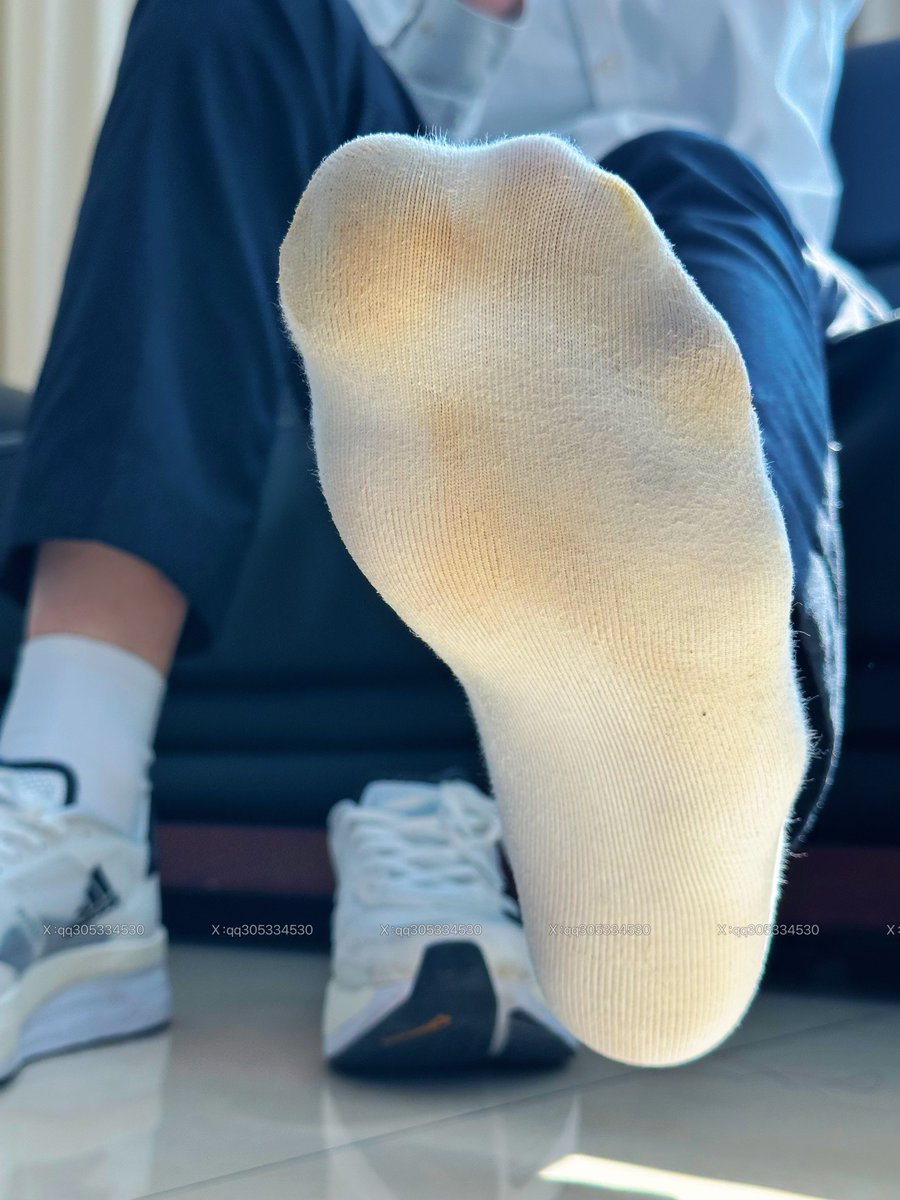 sock tweet media