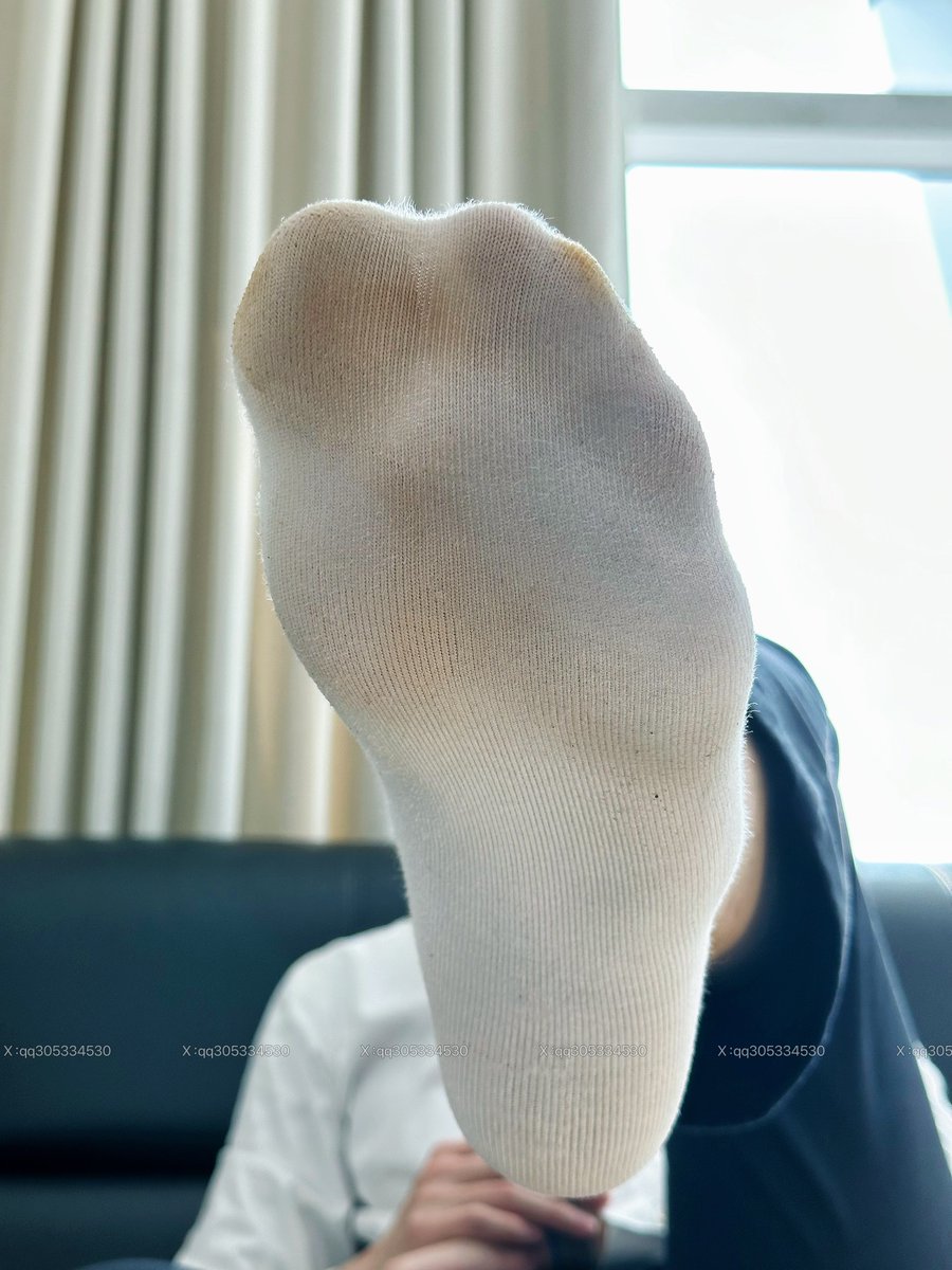 sock tweet media